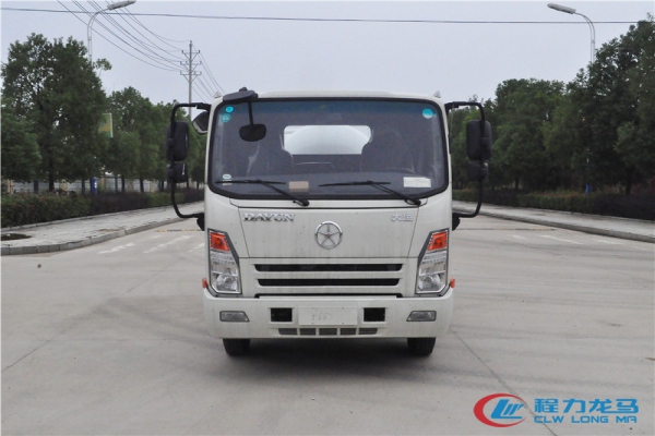 大运吸污车
