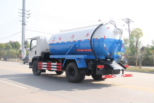 东风御虎吸污车