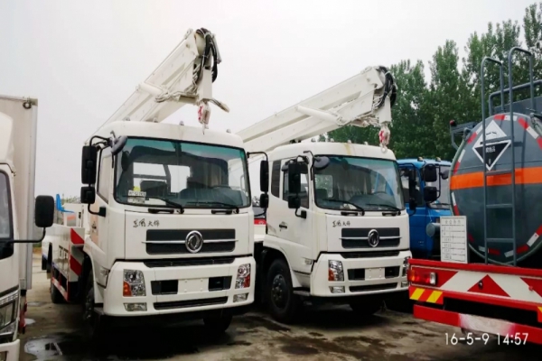 东风天锦折臂式高空作业车(22米)