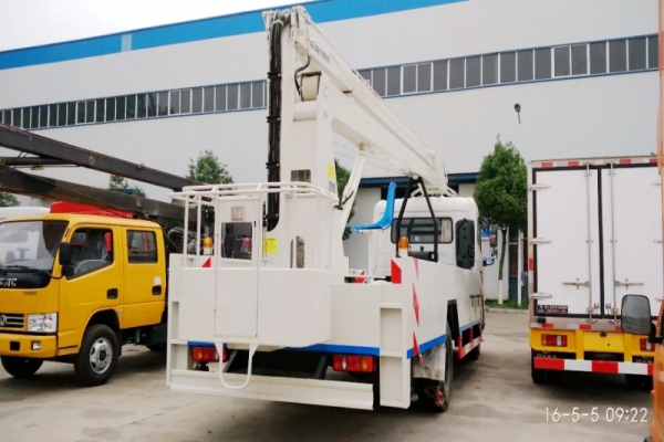 东风天锦折臂式高空作业车(22米)