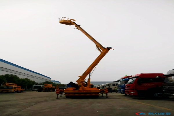 东风小多利卡高空作业车(12米,14米,16米)