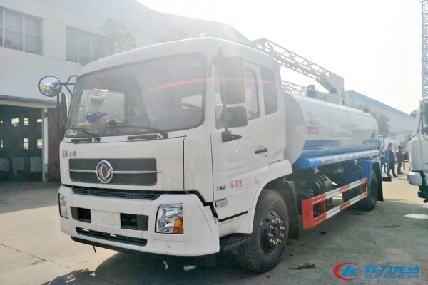 东风天锦铁路喷杆车(车辆通过消毒车)