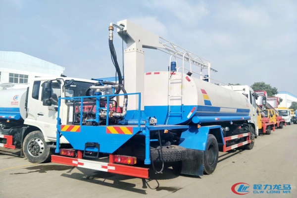 东风天锦铁路喷杆车(车辆通过消毒车)