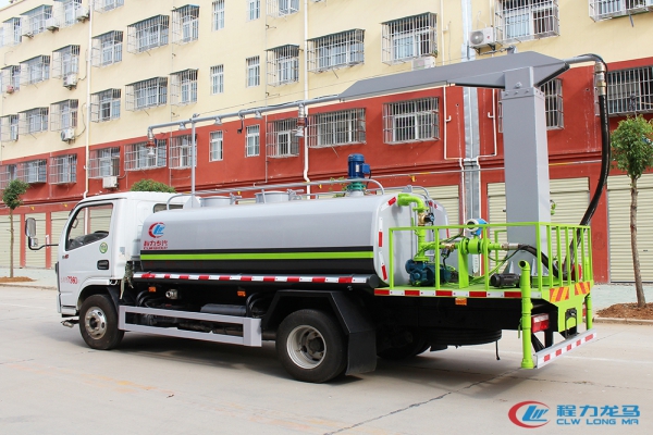 国六小多利卡铁路抑尘车