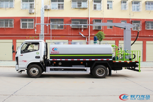 国六小多利卡铁路抑尘车,汽车通过消毒杀菌车