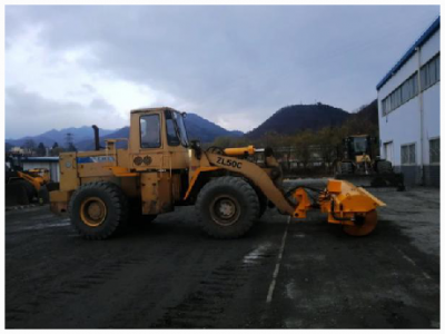 铲车加装重型除雪滚扫服务于陕西某煤矿企业