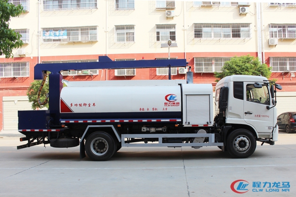 东风天锦多功能铁路抑尘车