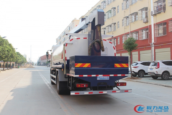 东风天锦多功能铁路抑尘车