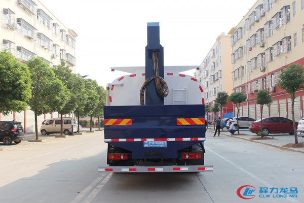 东风天锦多功能铁路抑尘车