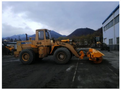 铲车加装重型除雪滚扫服务于陕西某煤矿企业