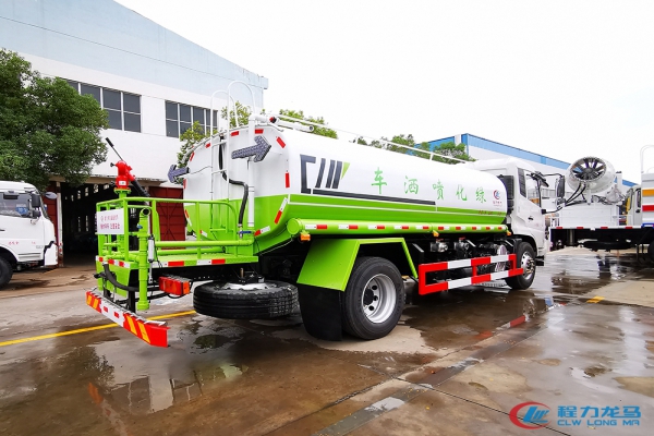 国六东风天锦洒水车