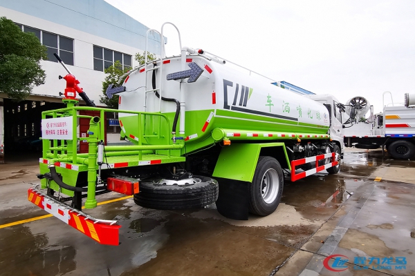 国六东风天锦洒水车