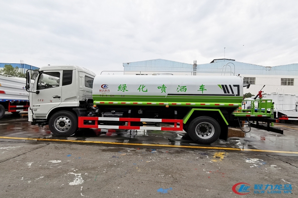 国六东风天锦洒水车
