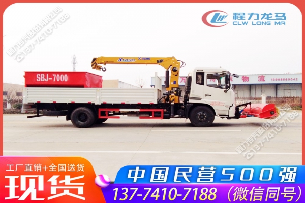 东风天锦多功能扫雪车带起重机