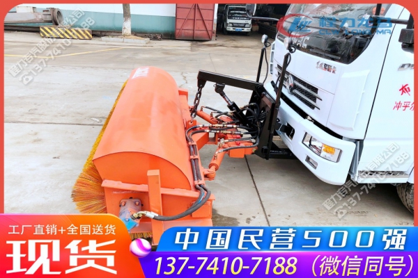 东风大多利卡自卸垃圾车带滚刷扫雪机