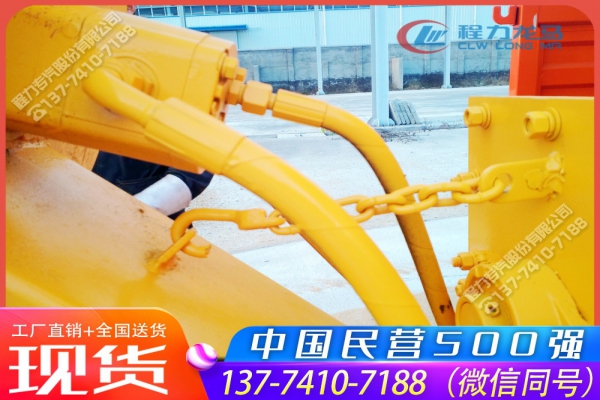 东风大多利卡清雪融雪撒盐车