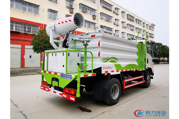 东风华神T1多功能抑尘车（3308轴距）