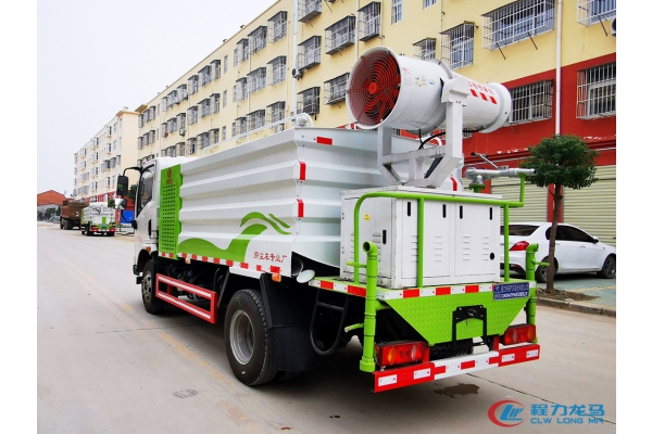 东风华神T1多功能抑尘车（3308轴距）