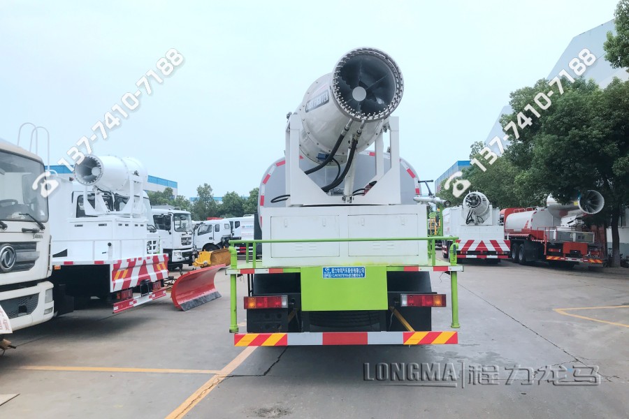青岛当地洒水车抑尘车雾炮车厂家直销 移动消毒车多少钱