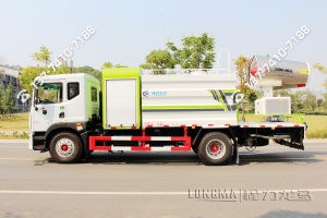 移动消毒喷雾车喷什么 水车加装雾炮广州