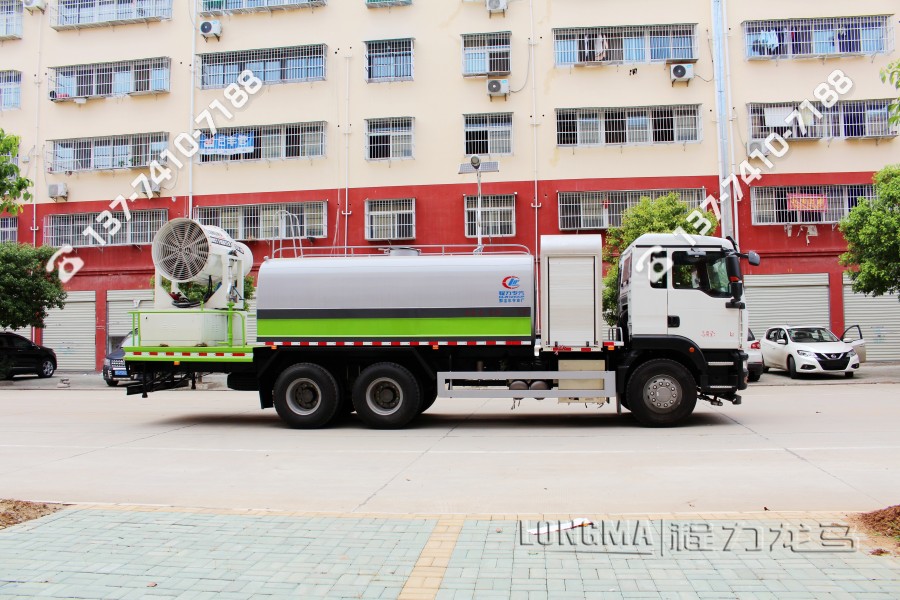 街道上卫生雾炮车 重汽抑尘车价位