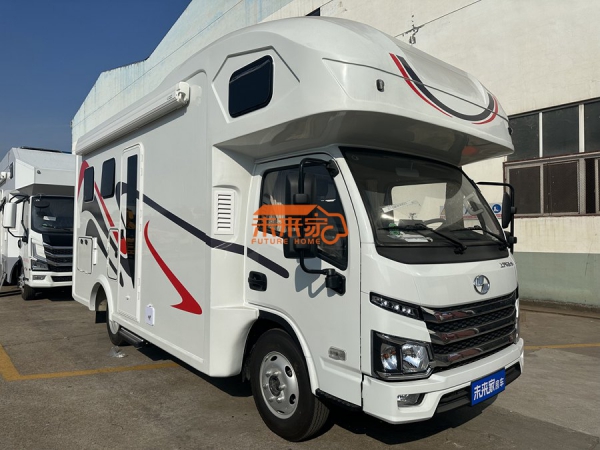 上汽跃进S100柴油旅居式C型房车