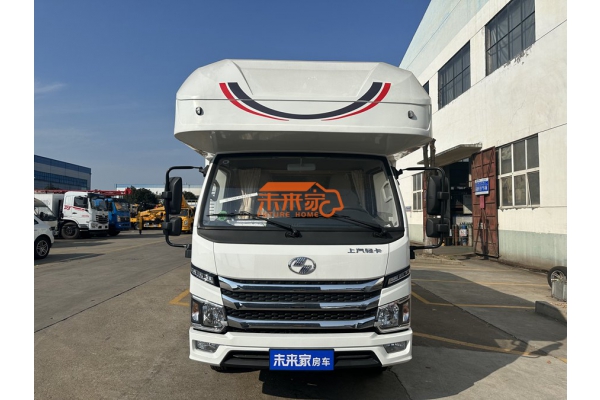 上汽跃进S100柴油旅居式C型房车