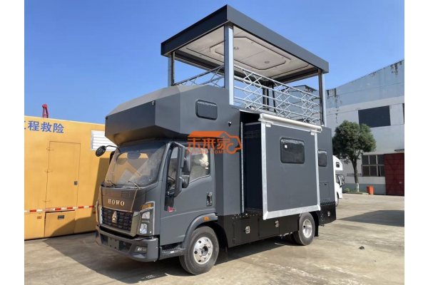 重汽豪沃升降顶侧拓展式多功能房车（外形图片）