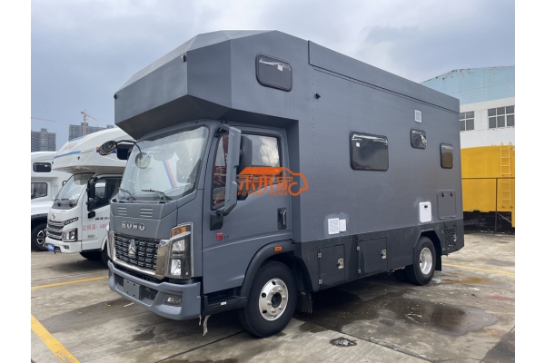 重汽豪沃统帅2.5T柴油自动挡旅居式房车