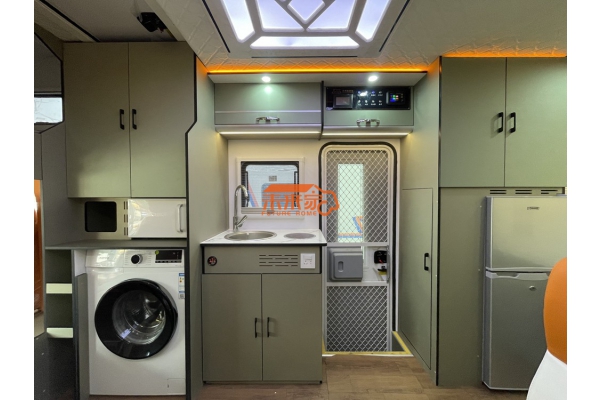 重汽豪沃统帅2.5T柴油自动挡旅居式房车