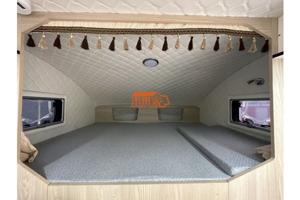 东风途逸移动售货房车,多功能移动售卖车